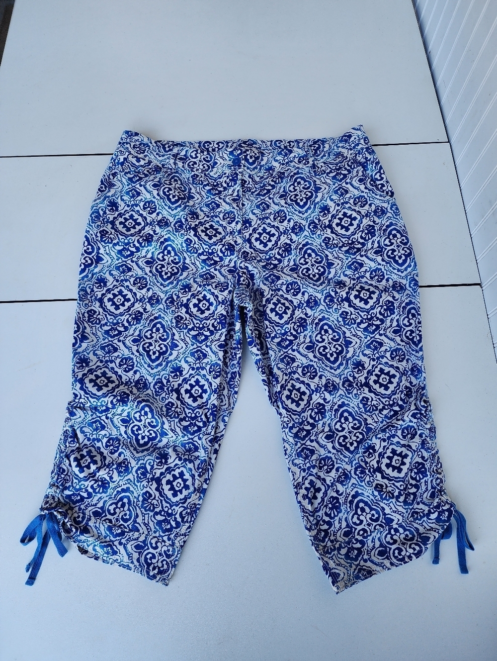 Chico's Cropped Pants Blue Floral Womens Cotton 3P Rutched Hem Tie XL (16)